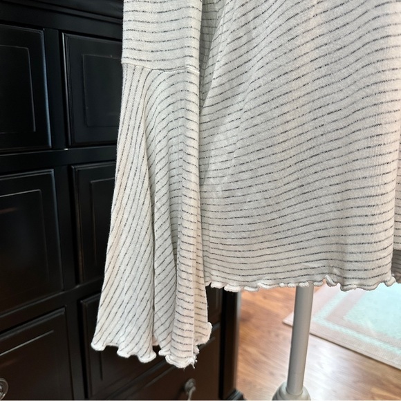 LC Lauren Conrad Striped Bell Sleeve Free People Boho Vibe Size Large - Picture 4 of 13